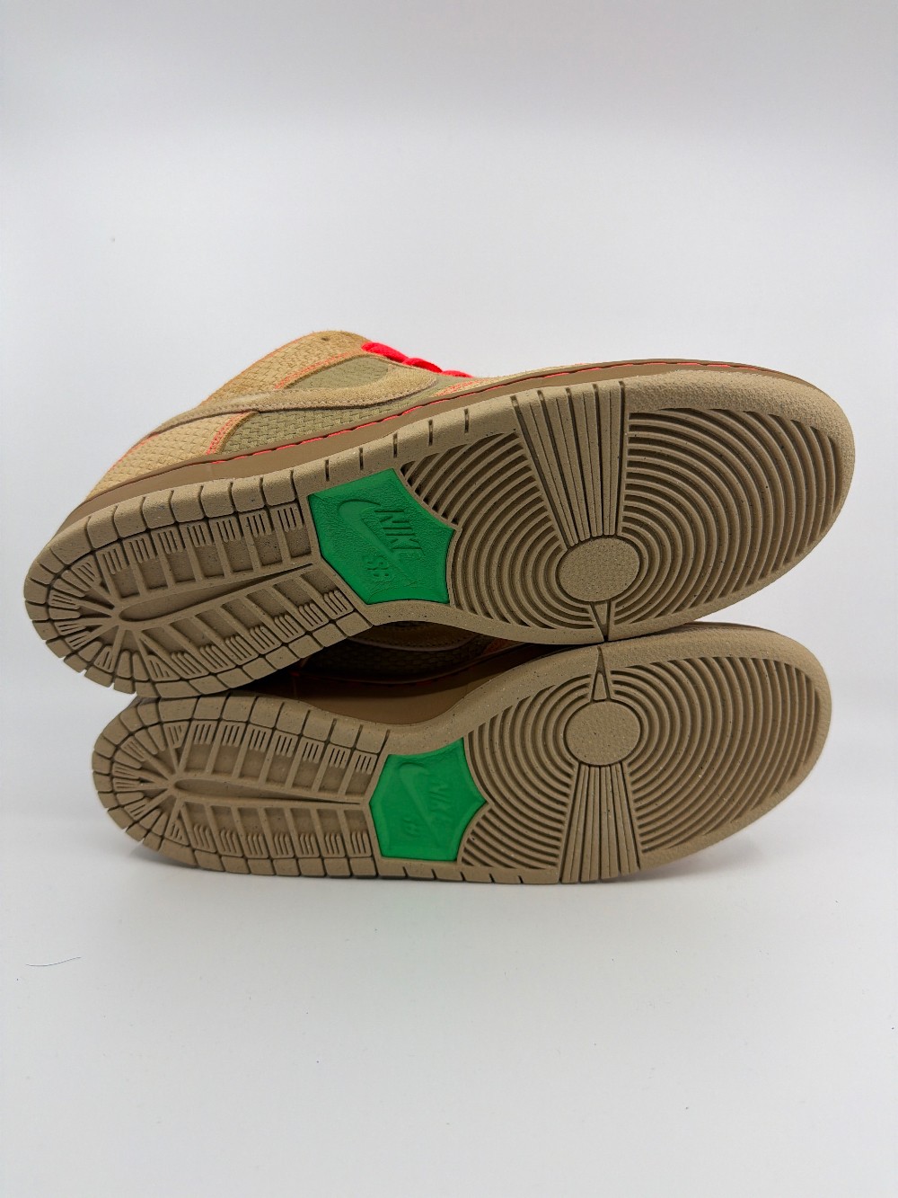 NIKE SB DUNK LOW - SOM TUM