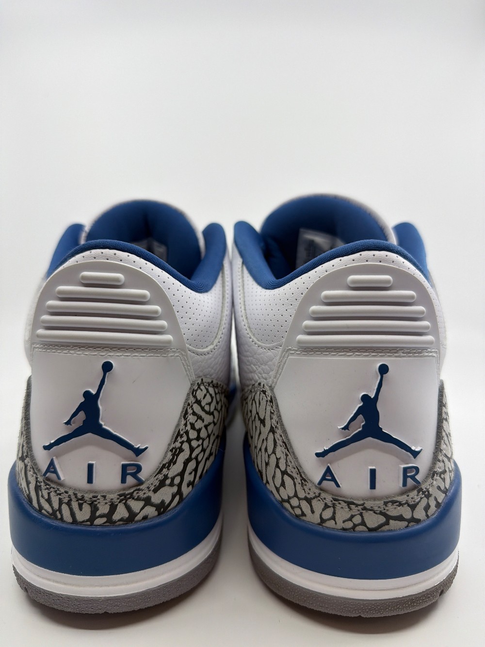 *USED* AJ 3 - WIZARDS