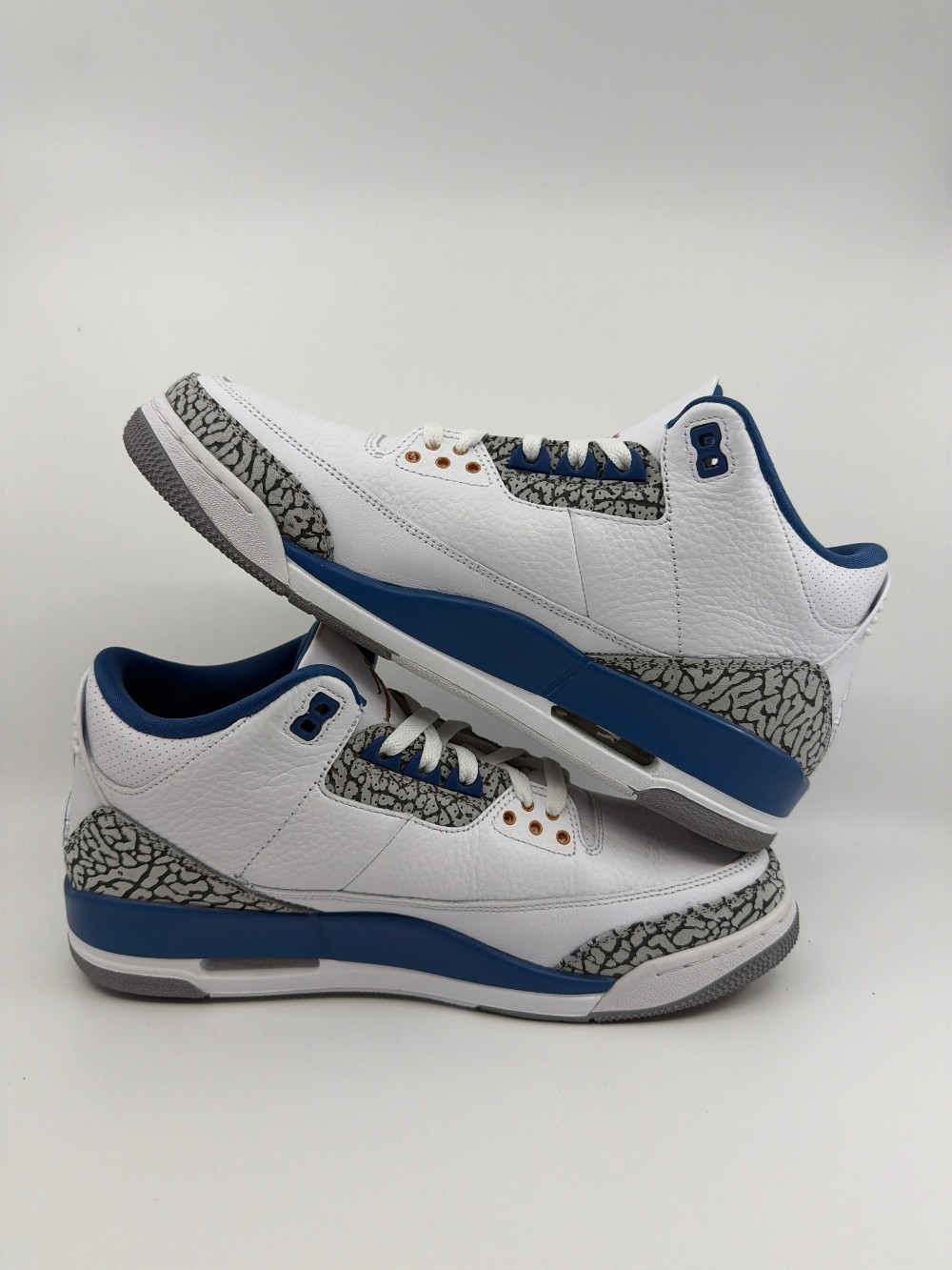 *USED* AJ 3 - WIZARDS