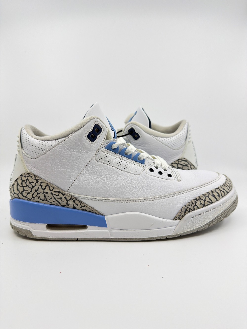 *USED* AJ 3 - UNC
