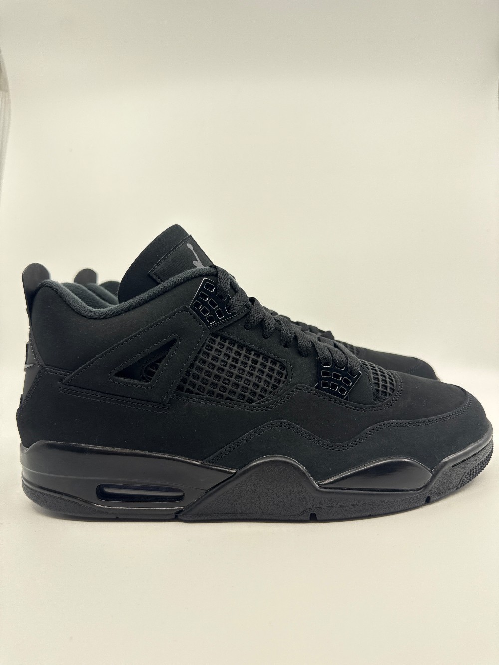 AJ 4 - BLACK CAT (2025)