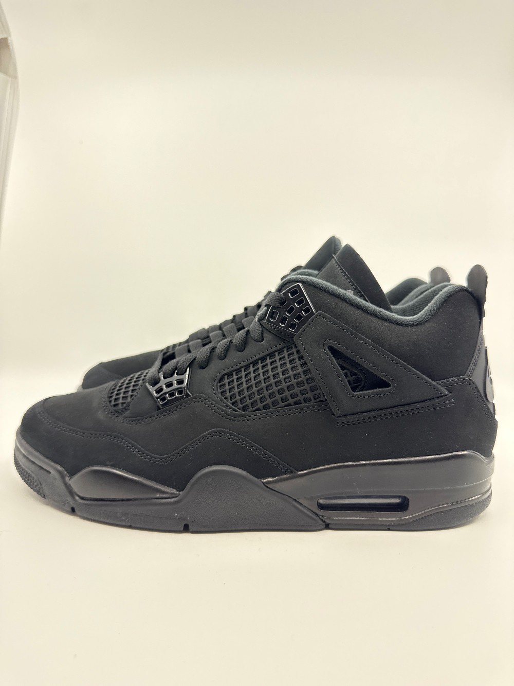 AJ 4 - BLACK CAT (2025)