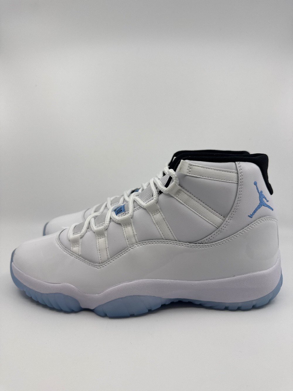 AJ 11 - LEGEND BLUE (2024)