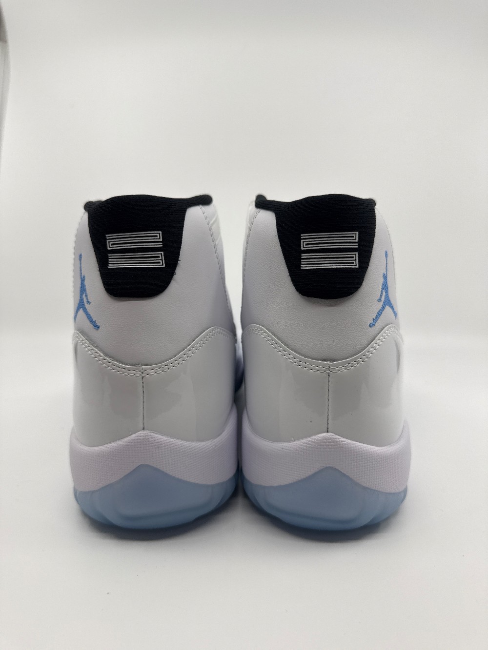 AJ 11 - LEGEND BLUE (2024)
