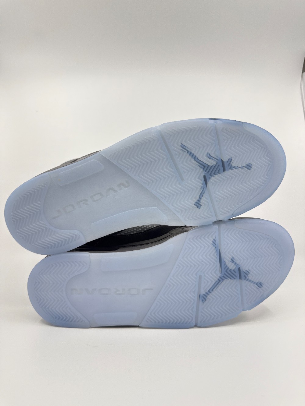 AJ 5 - WOLF GREY (2025)