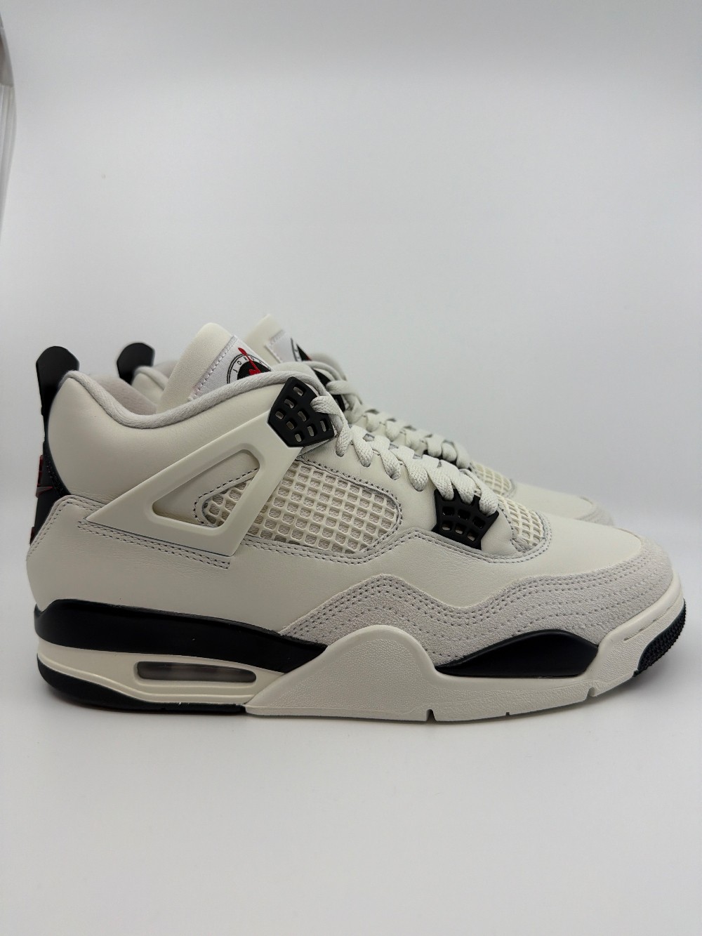 AJ 4 - FLIGHT CLUB
