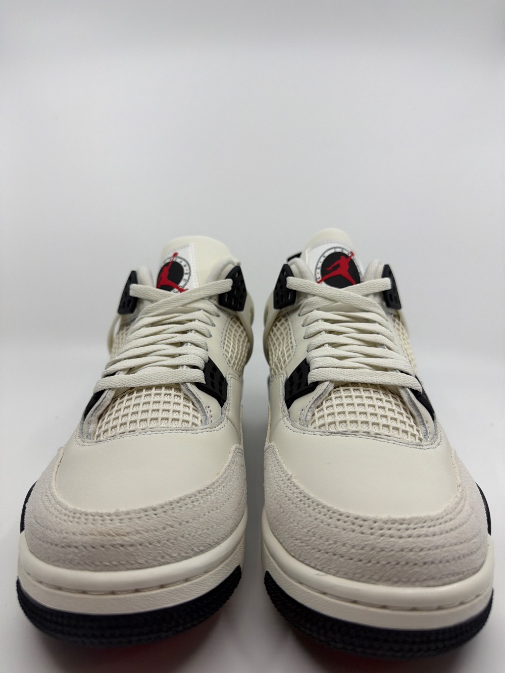 AJ 4 - FLIGHT CLUB