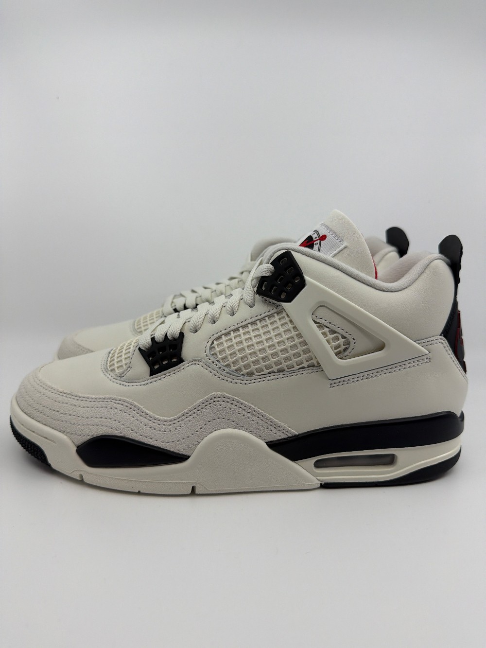 AJ 4 - FLIGHT CLUB