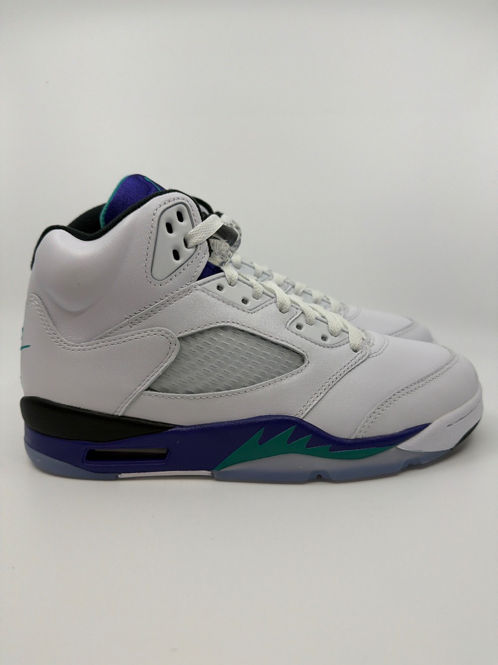 AJ 5 - GRAPE (2025)