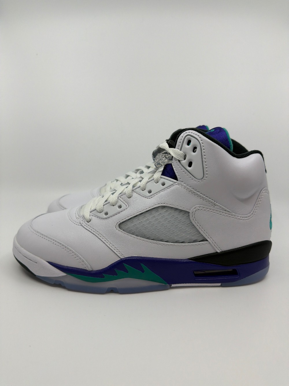 AJ 5 - GRAPE (2025)