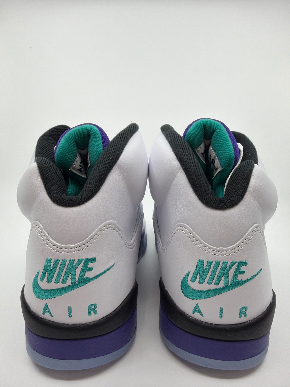 AJ 5 - GRAPE (2025)