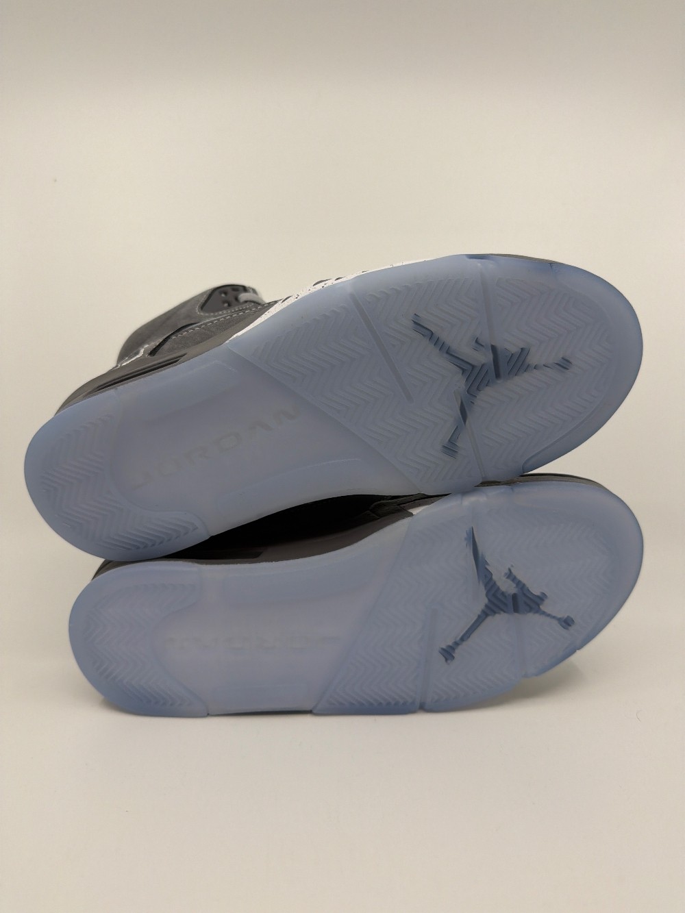 AJ 5 - WOLF GREY (2026)