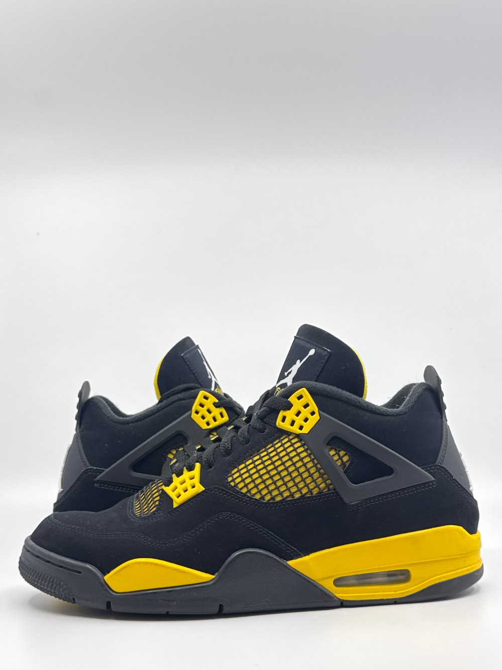 *USED* AJ 4 - THUNDER (2023)