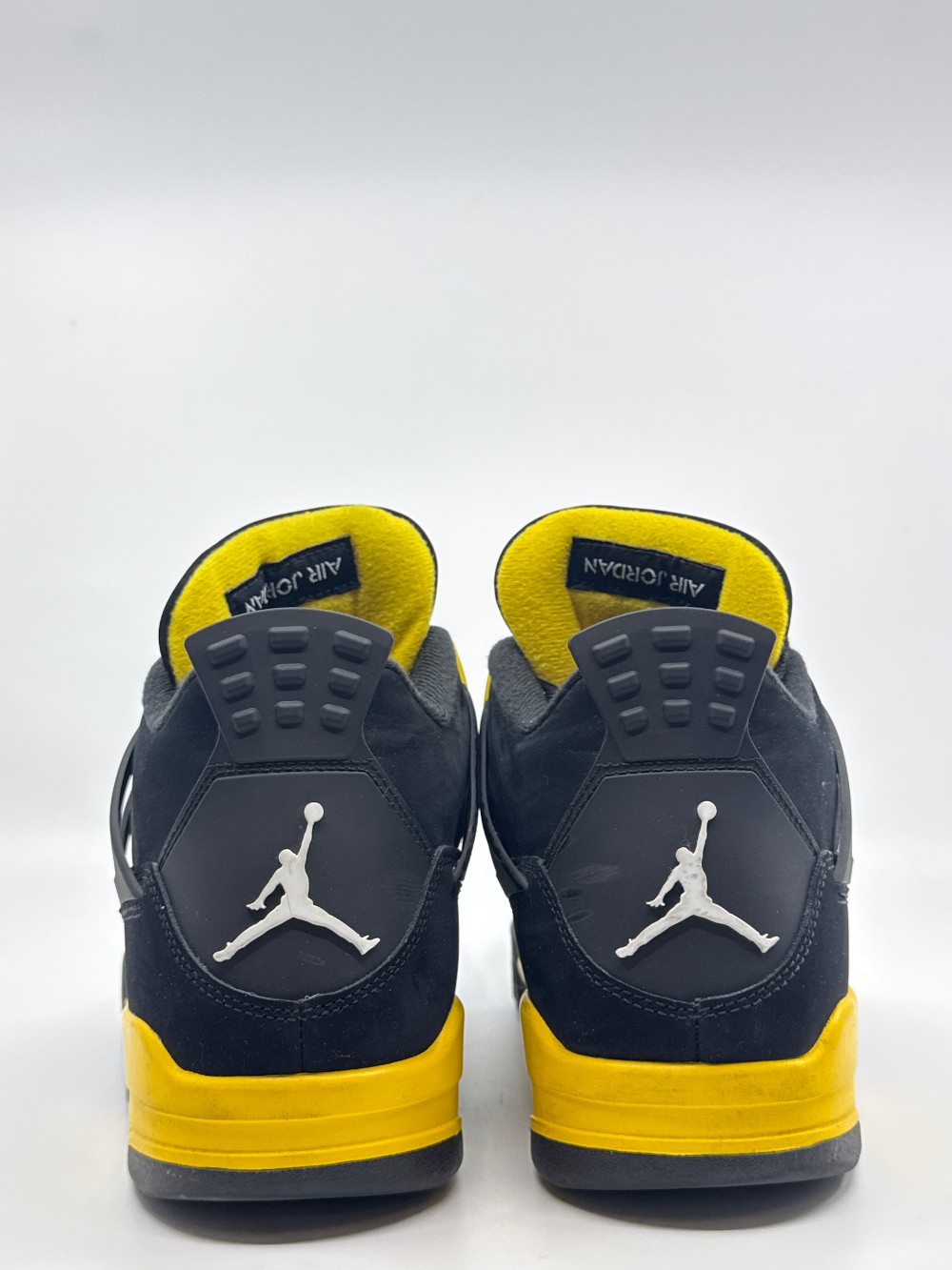 *USED* AJ 4 - THUNDER (2023)