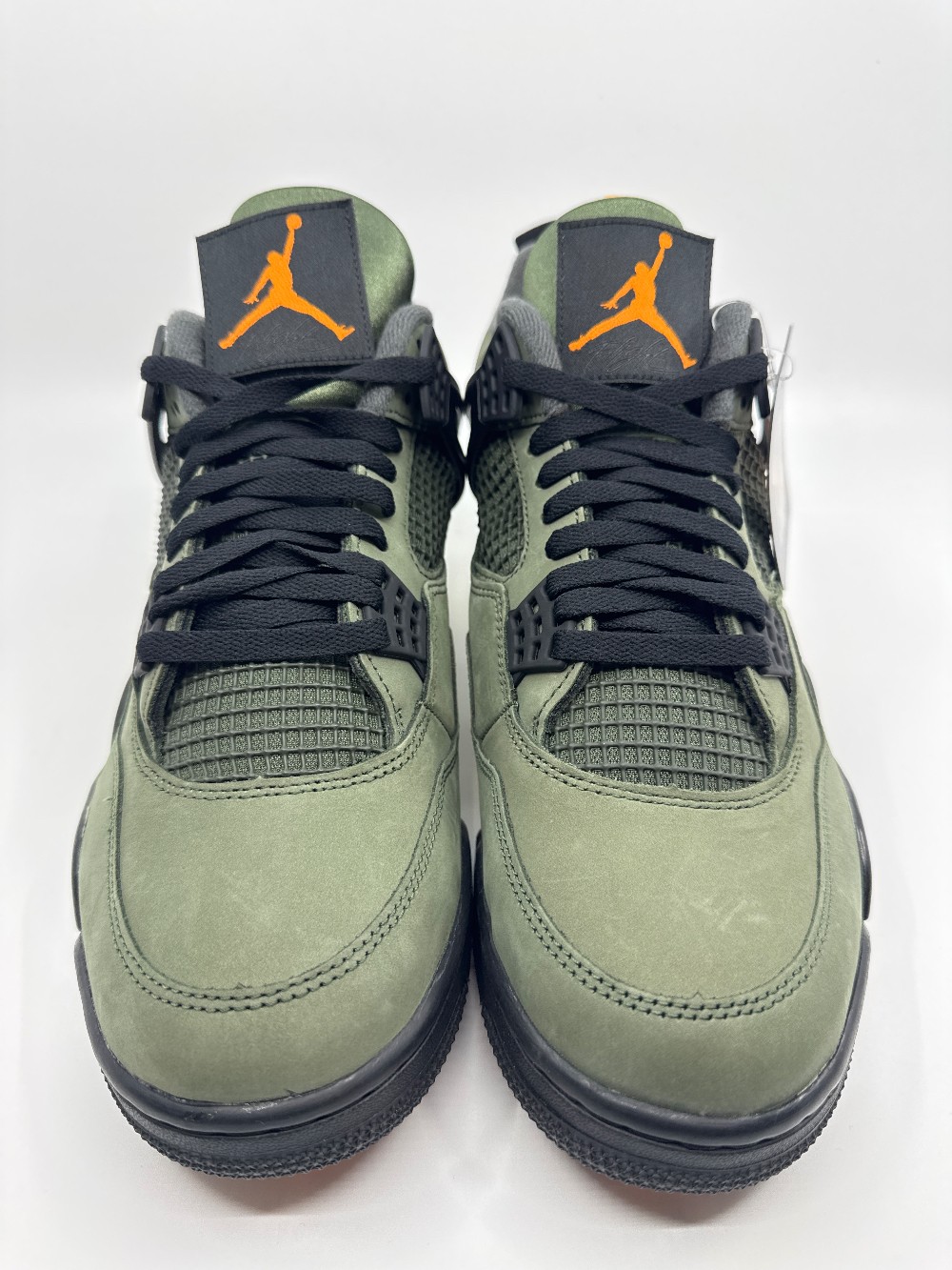 *NO BOX* AJ 4 X UNDEFEATED
