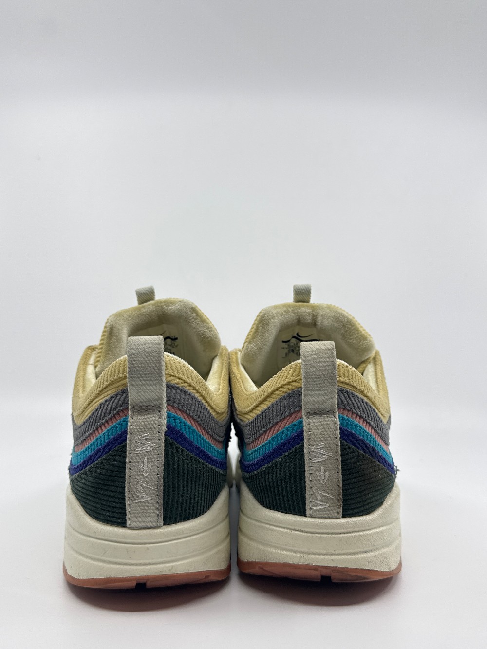 *USED* NIKE AIR MAX 1/97 - SEAN WOTHERSPOON