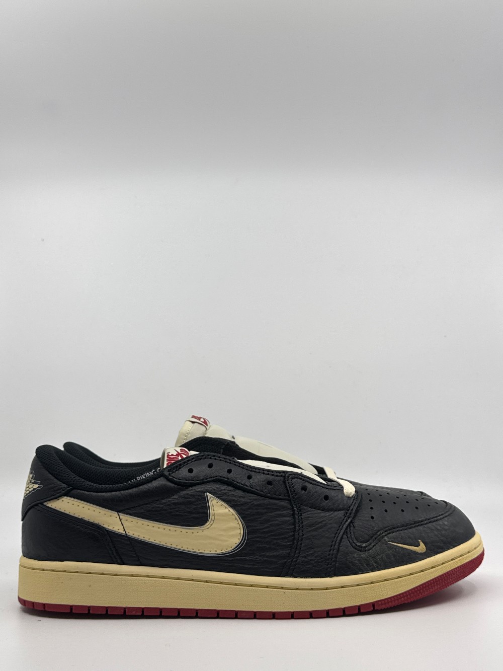 AJ 1 LOW OG X NIGEL SYLVESTER - BETTER WITH TIME