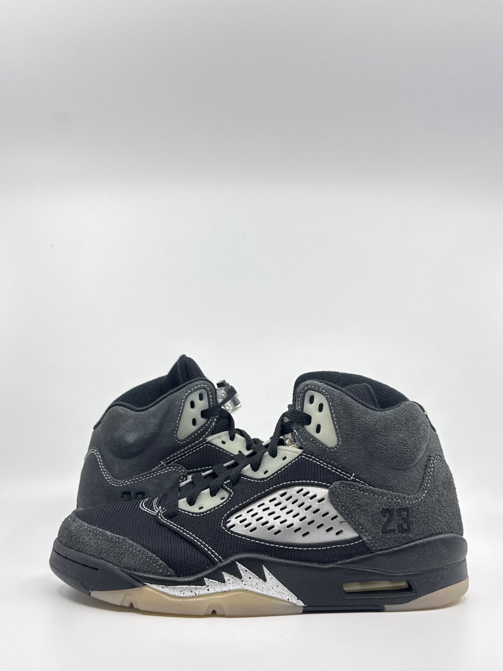 AJ 5 - ANTHRACITE