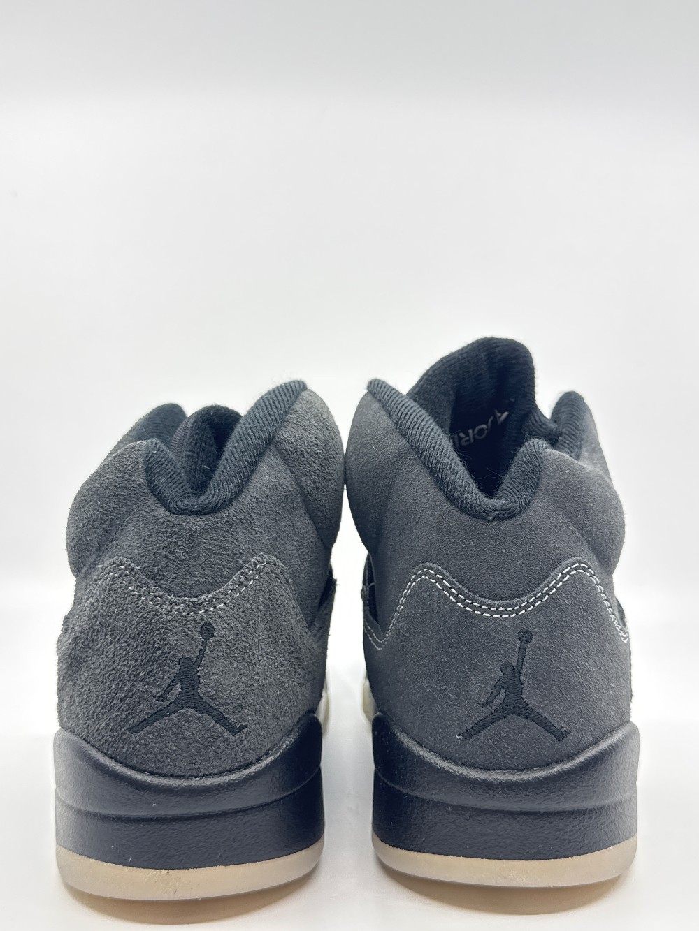 AJ 5 - ANTHRACITE