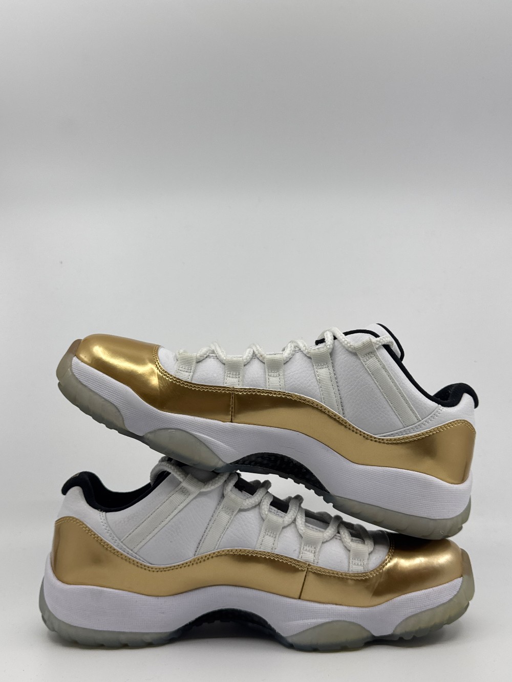 AJ 11 LOW - CLOSING CEREMONY