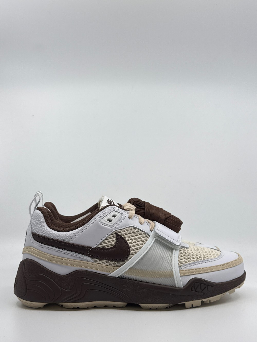 NIKE X TRAVIS SCOTT ZOOM FIELD JAXX - LIGHT CHOCOLATE