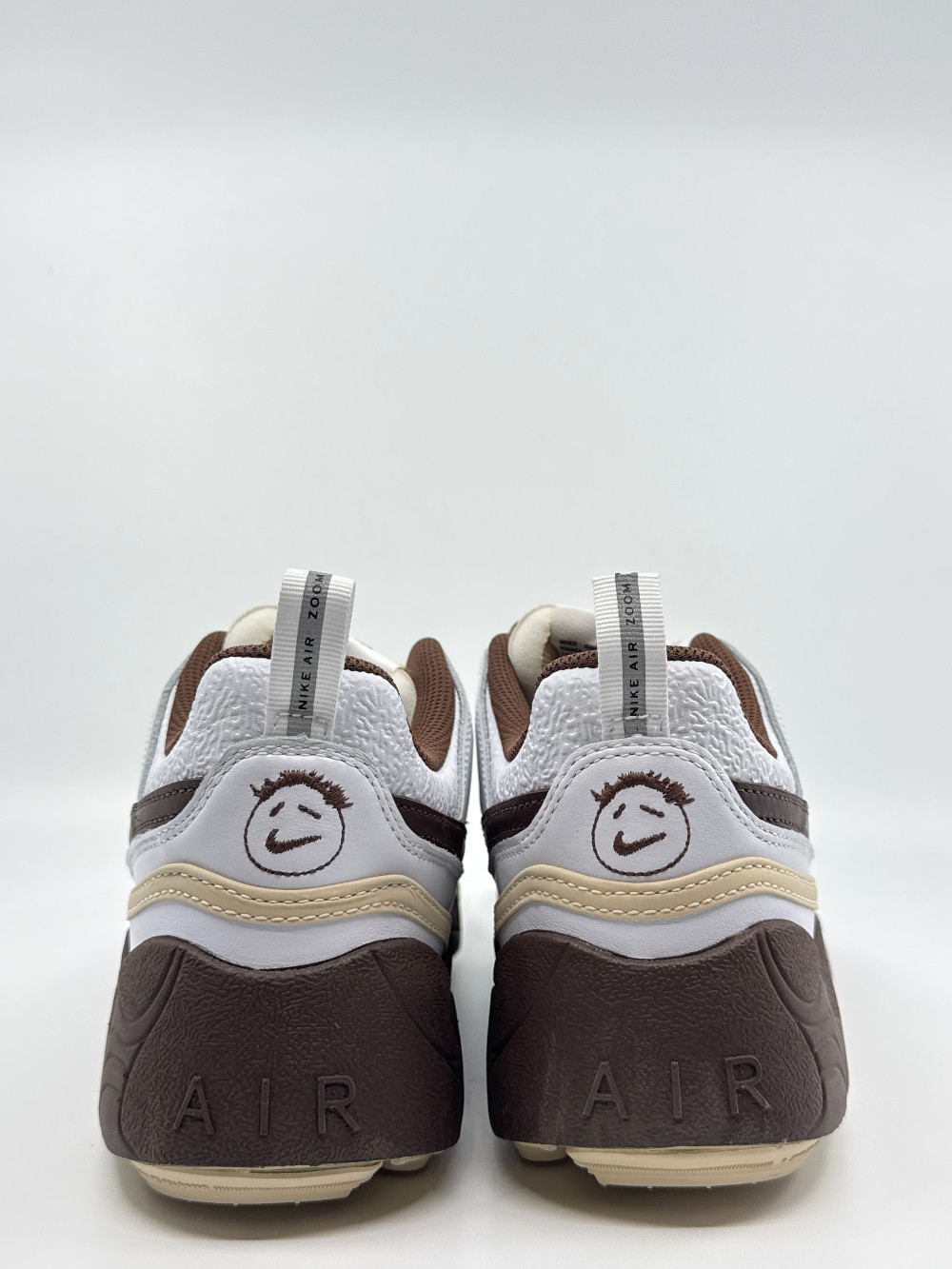 NIKE X TRAVIS SCOTT ZOOM FIELD JAXX - LIGHT CHOCOLATE