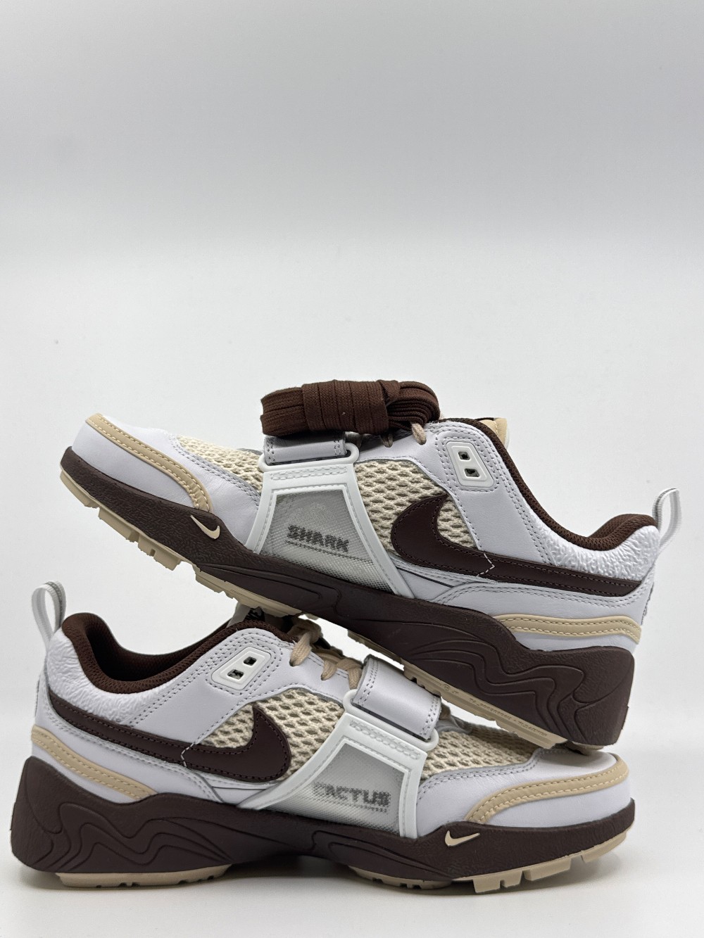 NIKE X TRAVIS SCOTT ZOOM FIELD JAXX - LIGHT CHOCOLATE