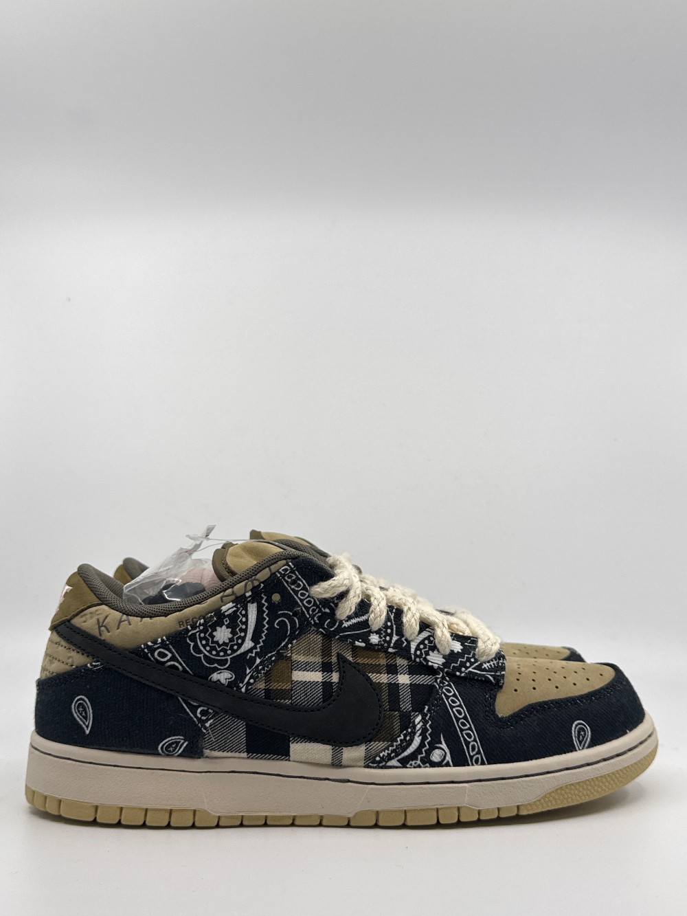 NIKE SB DUNK LOW - TRAVIS SCOTT (SPECIAL BOX)