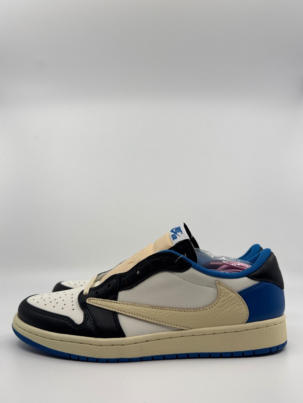 AJ 1 LOW X TRAVIS SCOTT - FRAGMENT