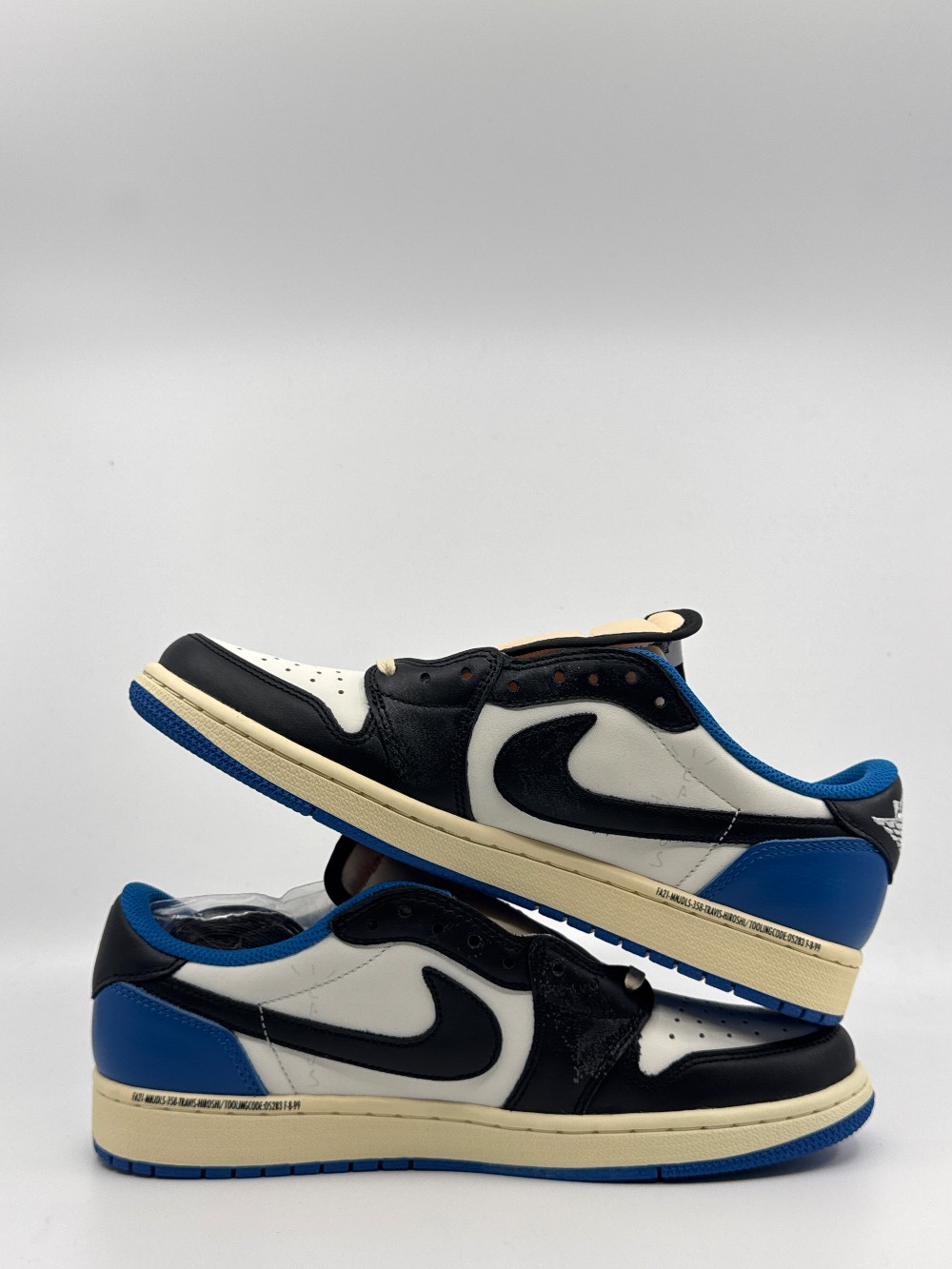 AJ 1 LOW X TRAVIS SCOTT - FRAGMENT