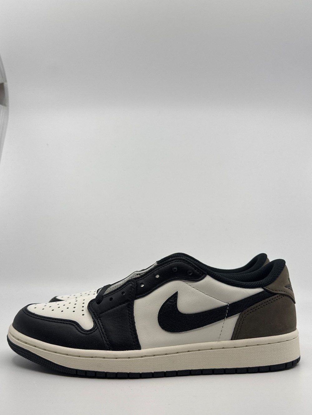 AJ 1 LOW OG - MOCHA