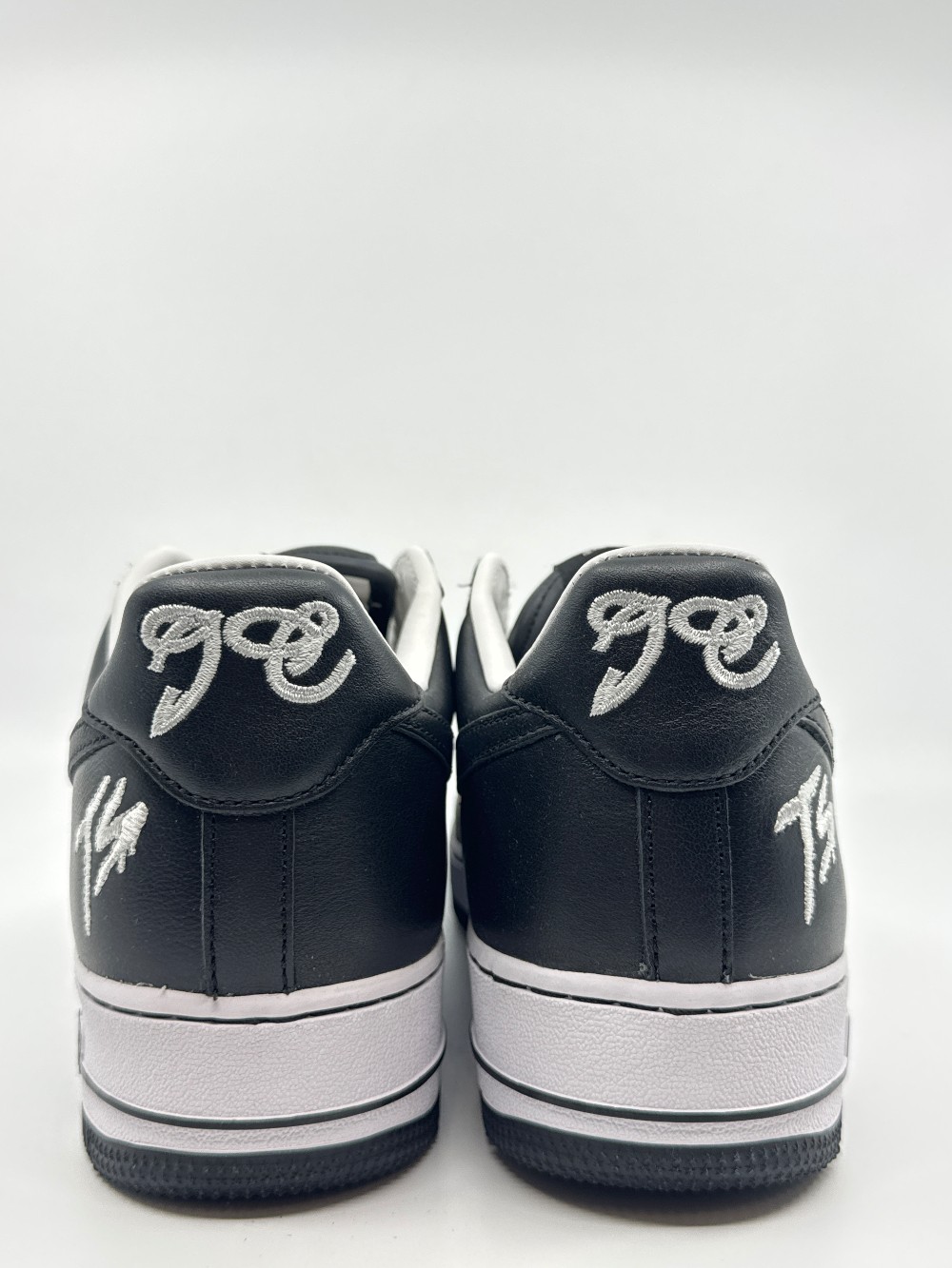 NIKE AIR FORCE 1 - TERROR SQUAD BLACKOUT