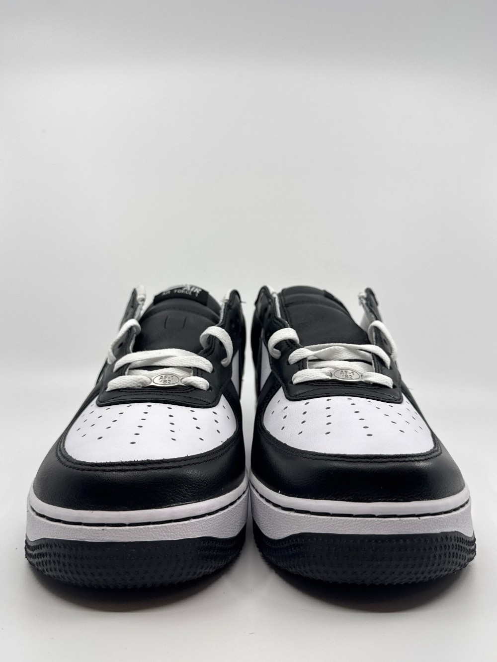 NIKE AIR FORCE 1 - TERROR SQUAD BLACKOUT