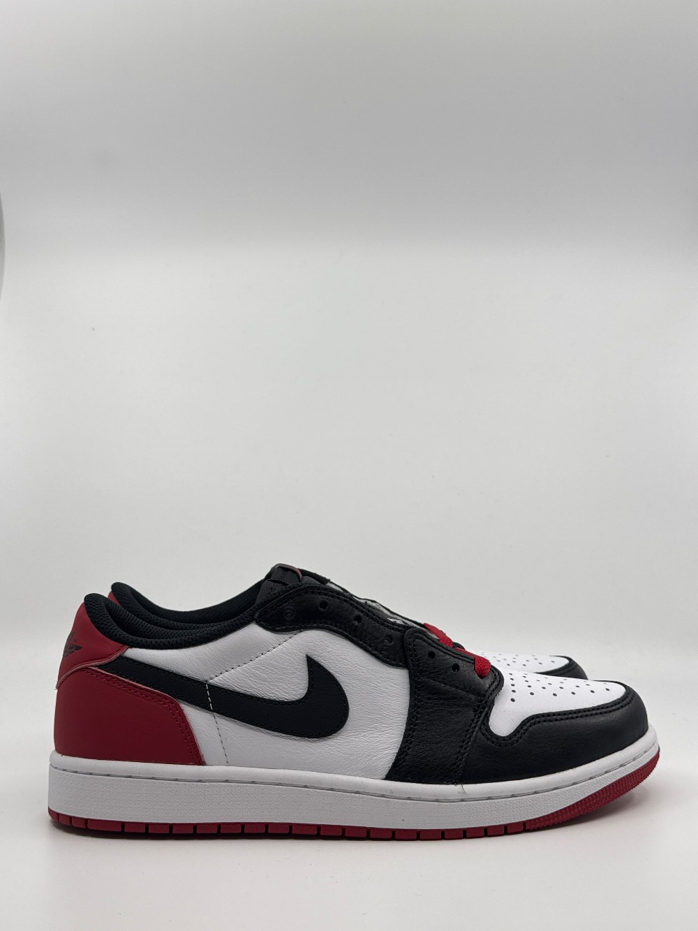 AJ 1 LOW OG - BLACK TOE (2023)