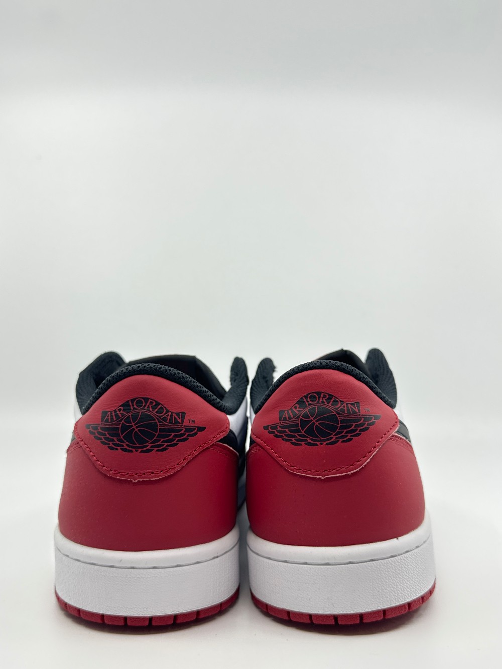 AJ 1 LOW OG - BLACK TOE (2023)