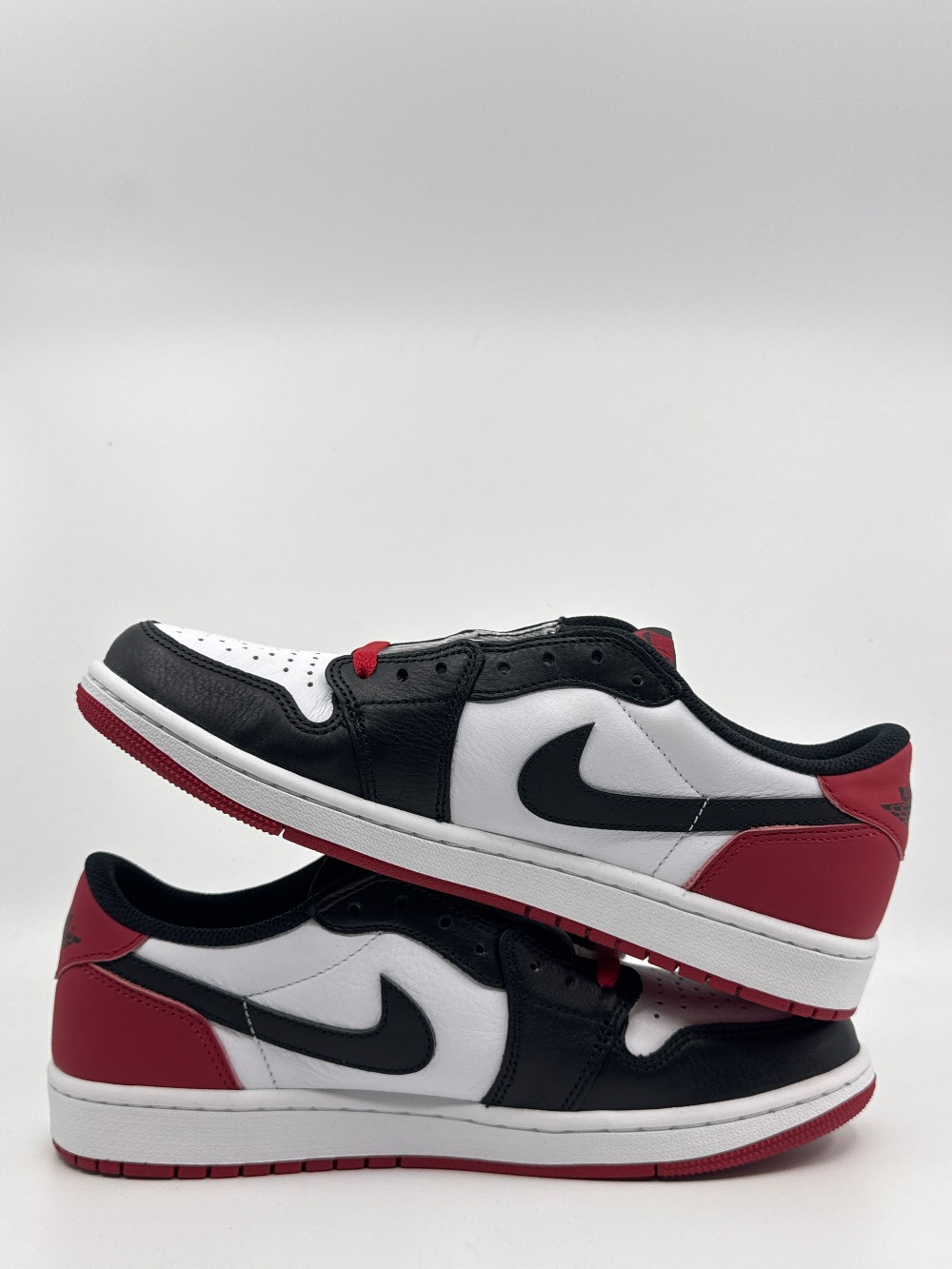 AJ 1 LOW OG - BLACK TOE (2023)