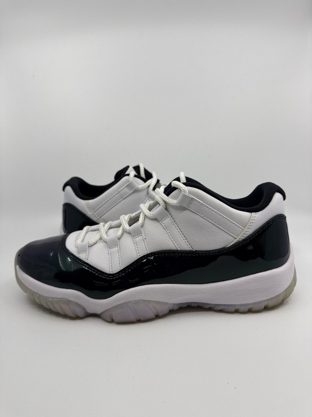 *VNDS* AJ 11 LOW - IRIDESCENT