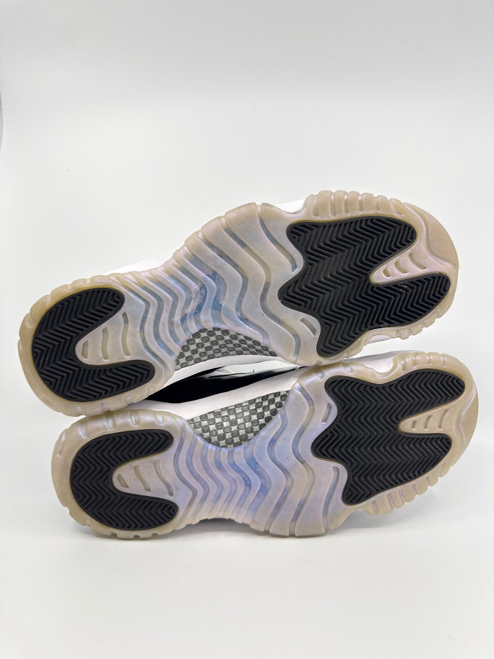*VNDS* AJ 11 LOW - IRIDESCENT