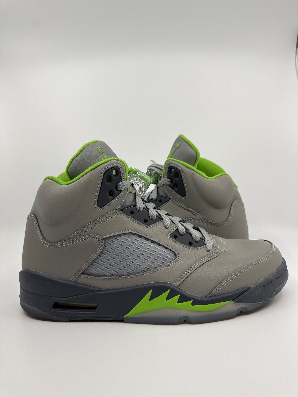 *USED* AJ 5 - GREEN BEAN (2022)