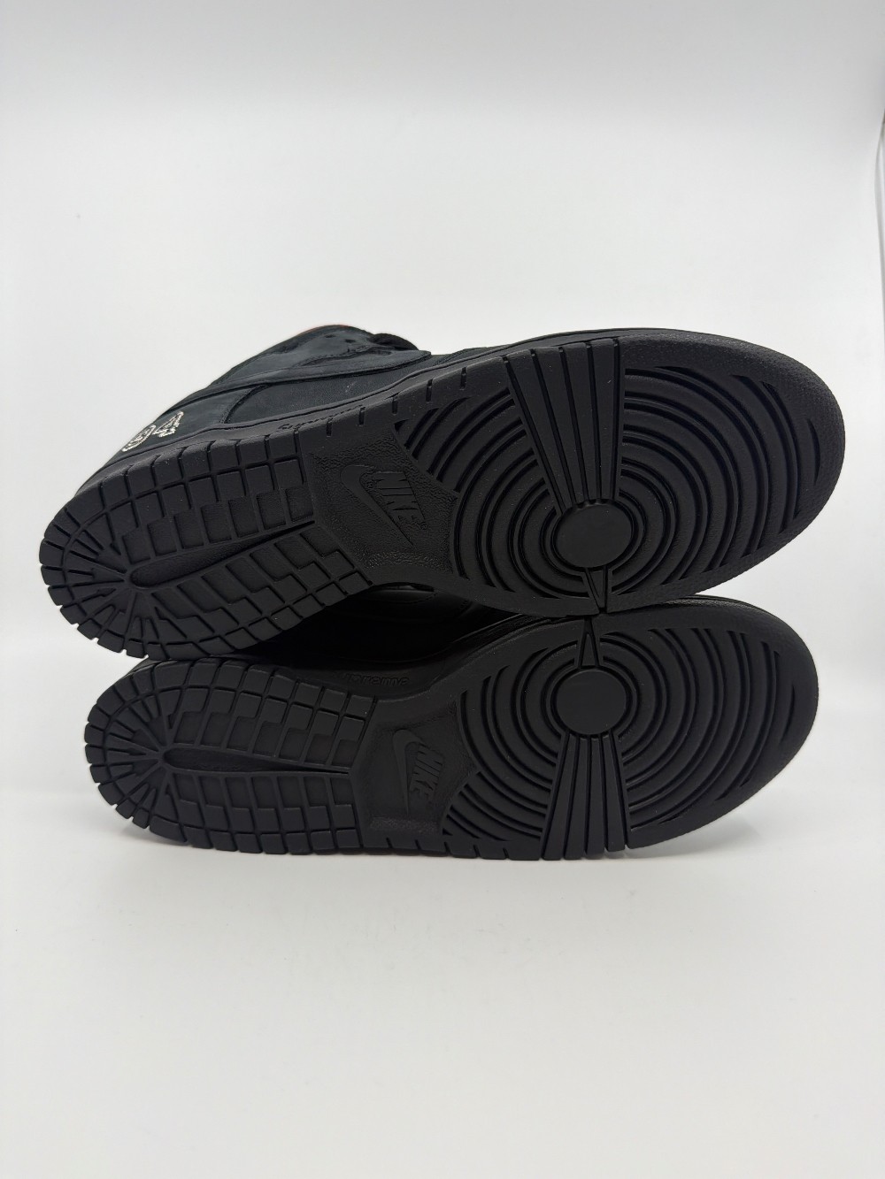 NIKE SB DUNK X SUPREME 94 - BLACK