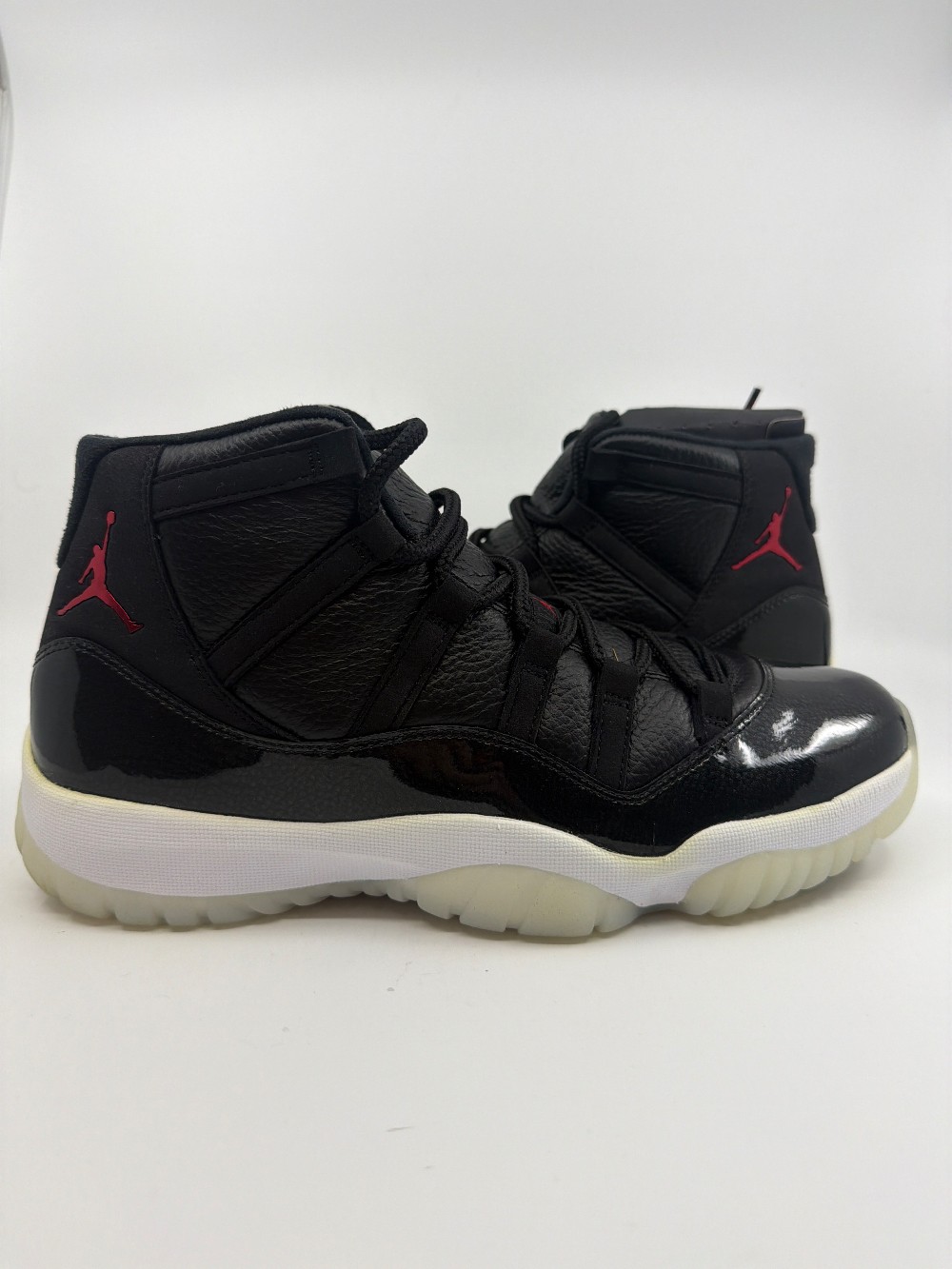 *USED* AJ 11 - 72-10 (YELLOWING)