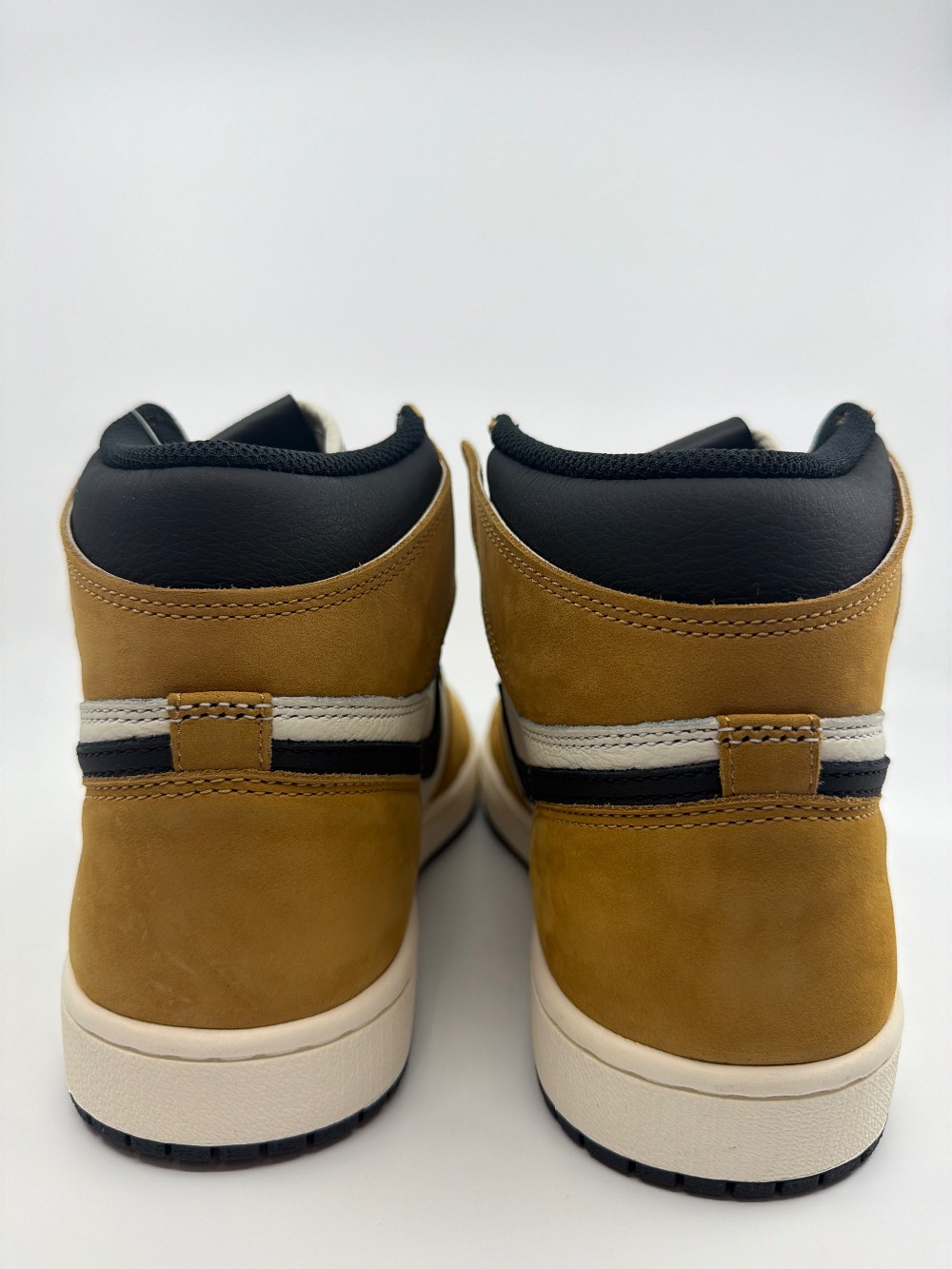 AJ 1 - ROOKIE OF THE YEAR