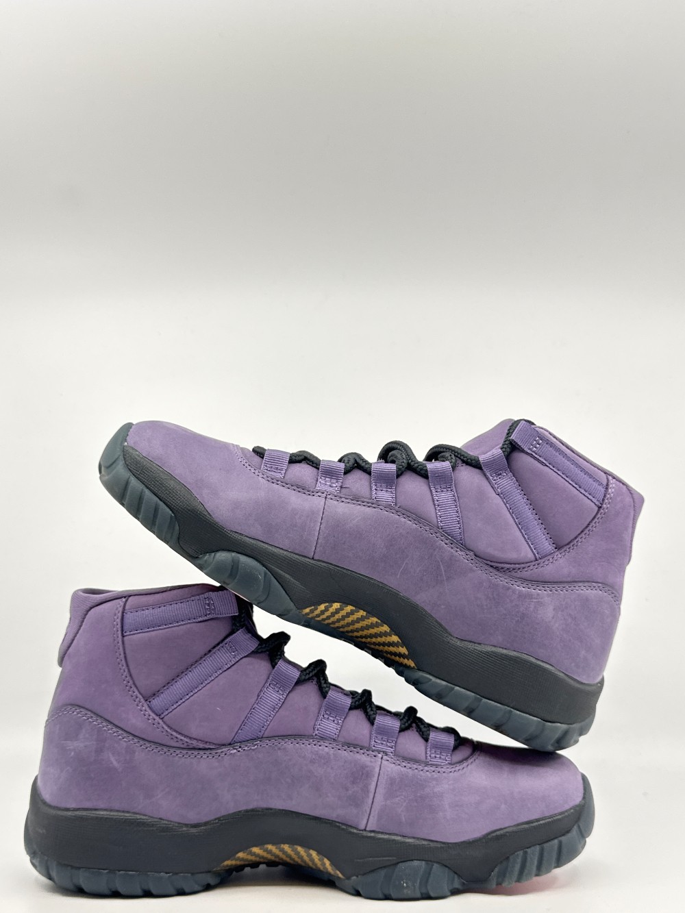 *USED* AJ 11 - MOJAVE