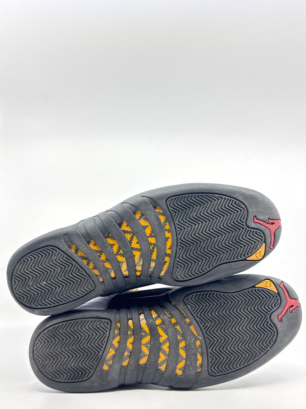 *USED* AJ 12 - TAXI (2025)