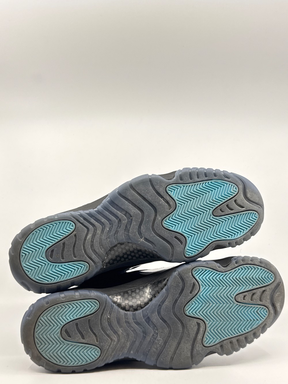 *USED* AJ 11 - GAMMA BLUE (2025)