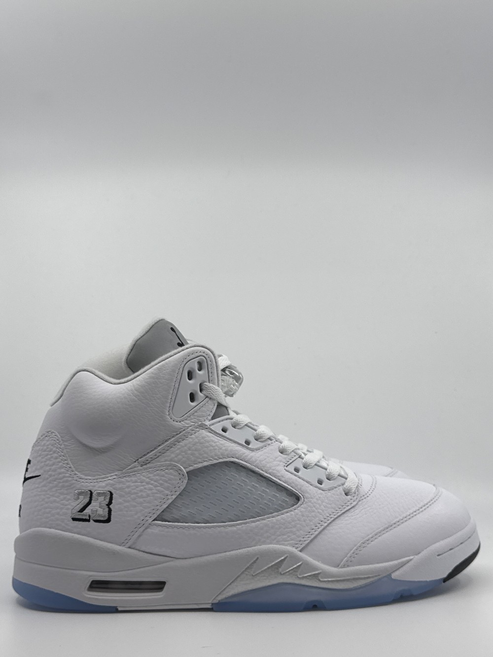 AJ 5 - METALLIC WHITE (2026)