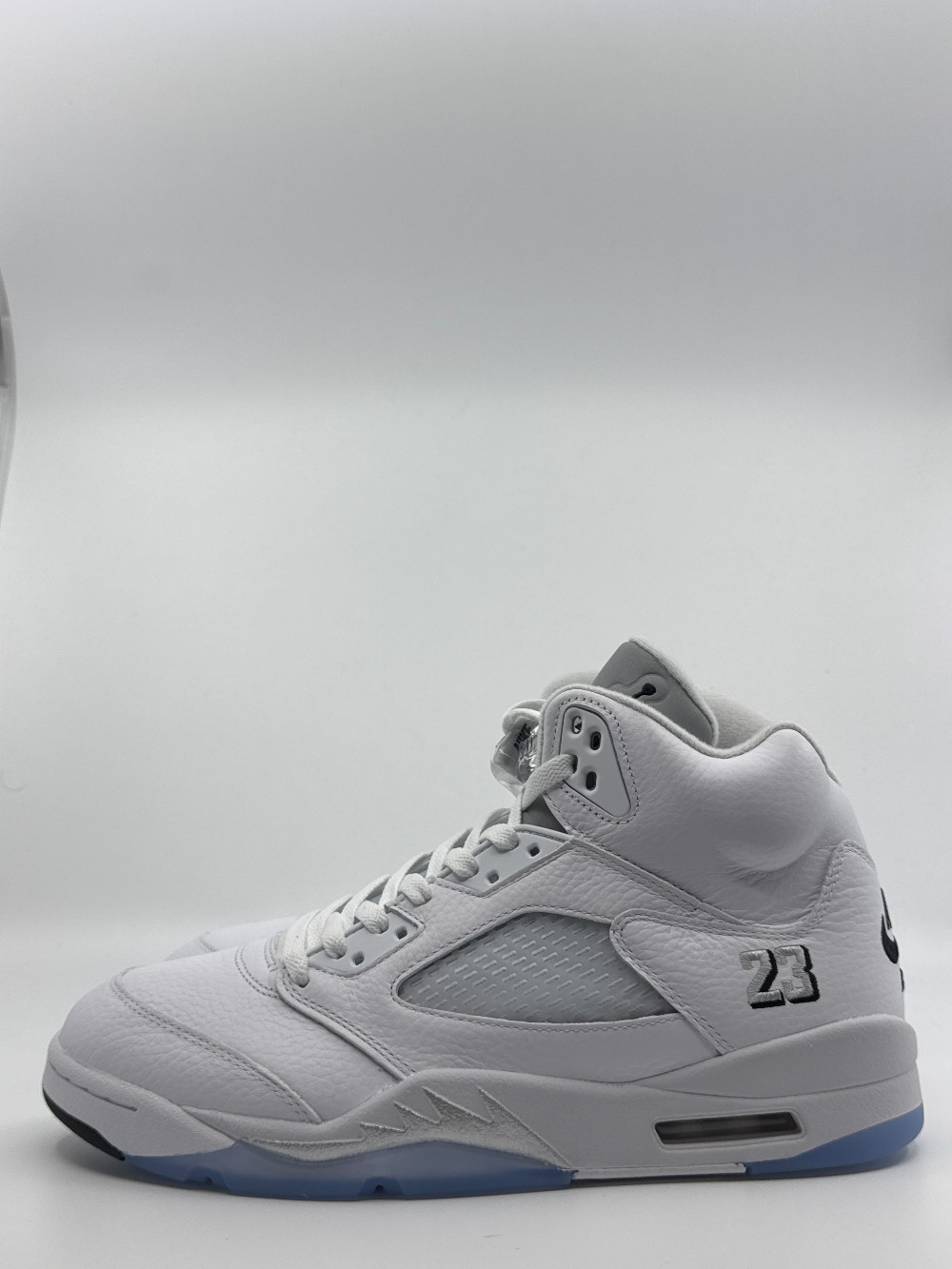 AJ 5 - METALLIC WHITE (2026)