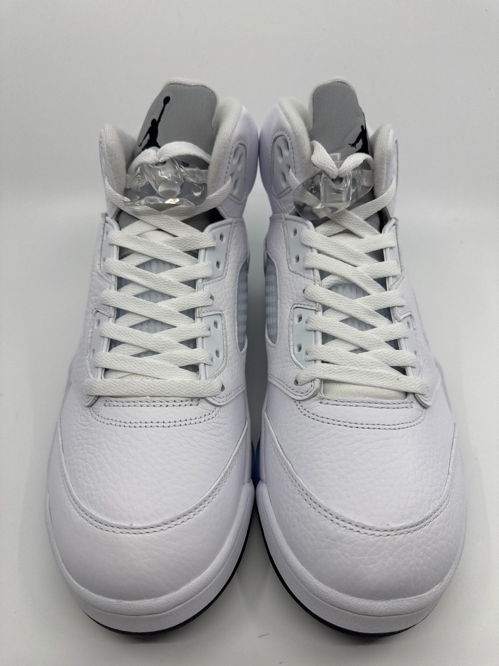 AJ 5 - METALLIC WHITE (2026)