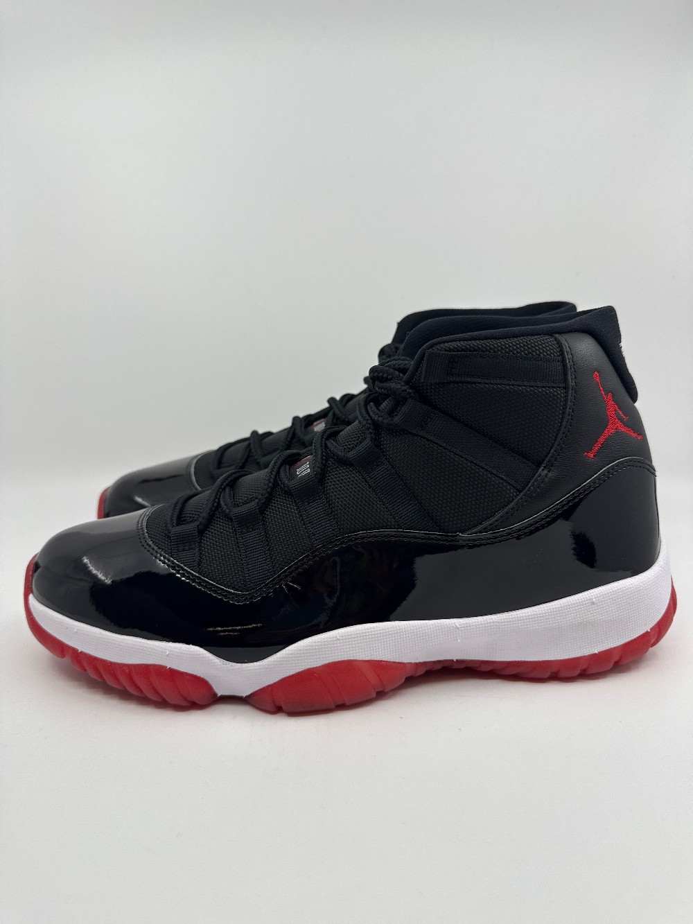 AJ 11 - PLAYOFFS BRED (2019)