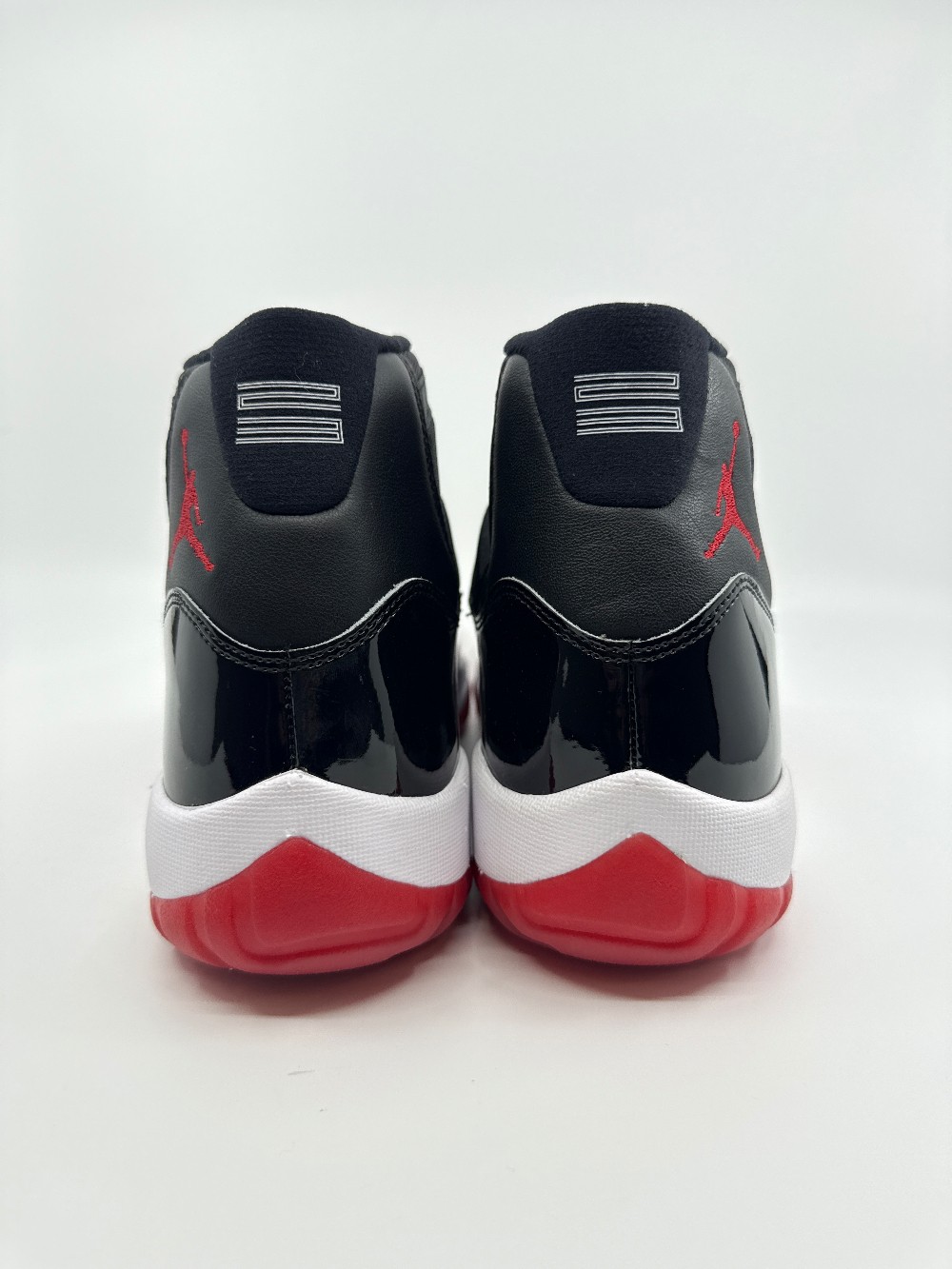 AJ 11 - PLAYOFFS BRED (2019)